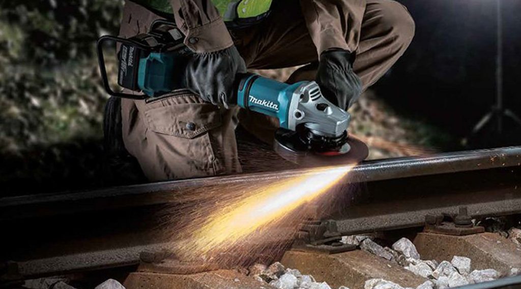 Toptopdeal Makita DGA513Z  Grinder