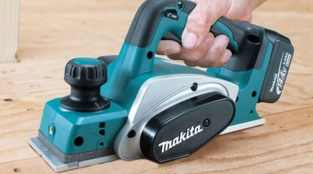 Toptopdeal Makita DKP181Z 18v LXT Brushless 82 MM Planer